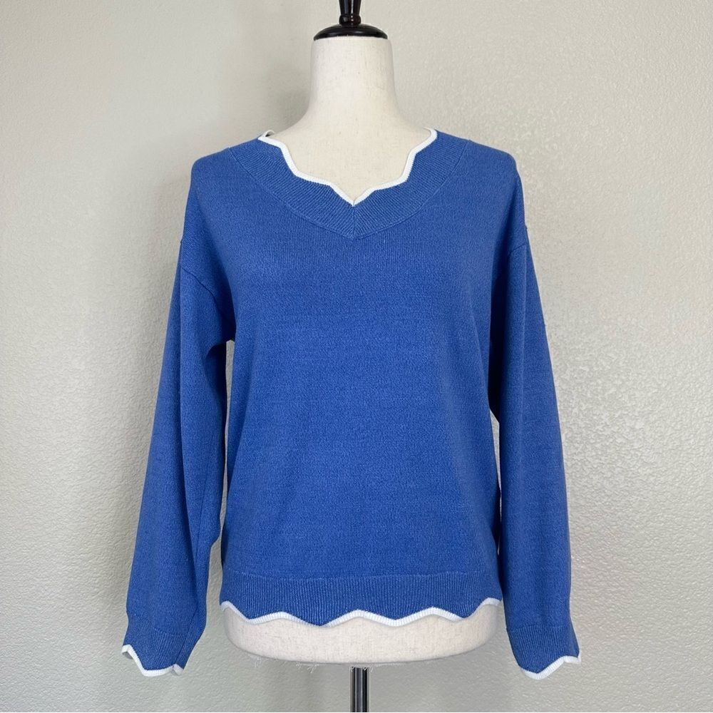 Just Fashion Now Wool Knit Blue White Scalloped Sweater, Sz Medium